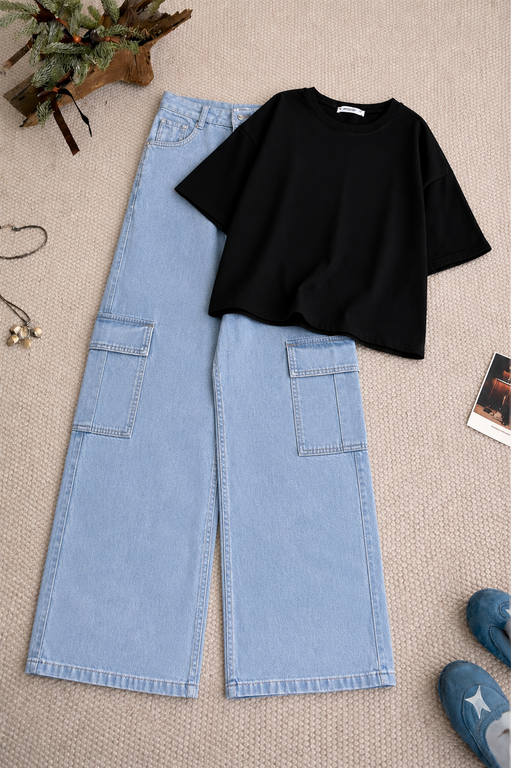 Black Oversized Tee & Light Blue High-Waisted Cargo Denim Jeans